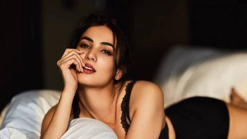 Sonal Chauhan – Biography, Personal Details, Age, Height
